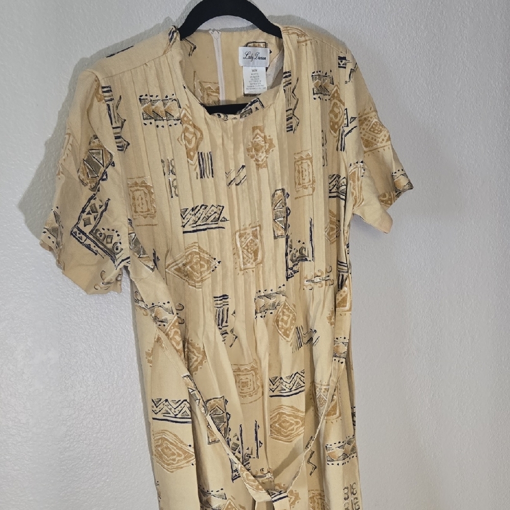 Chic Beige Patterned Midi Dress - image 5